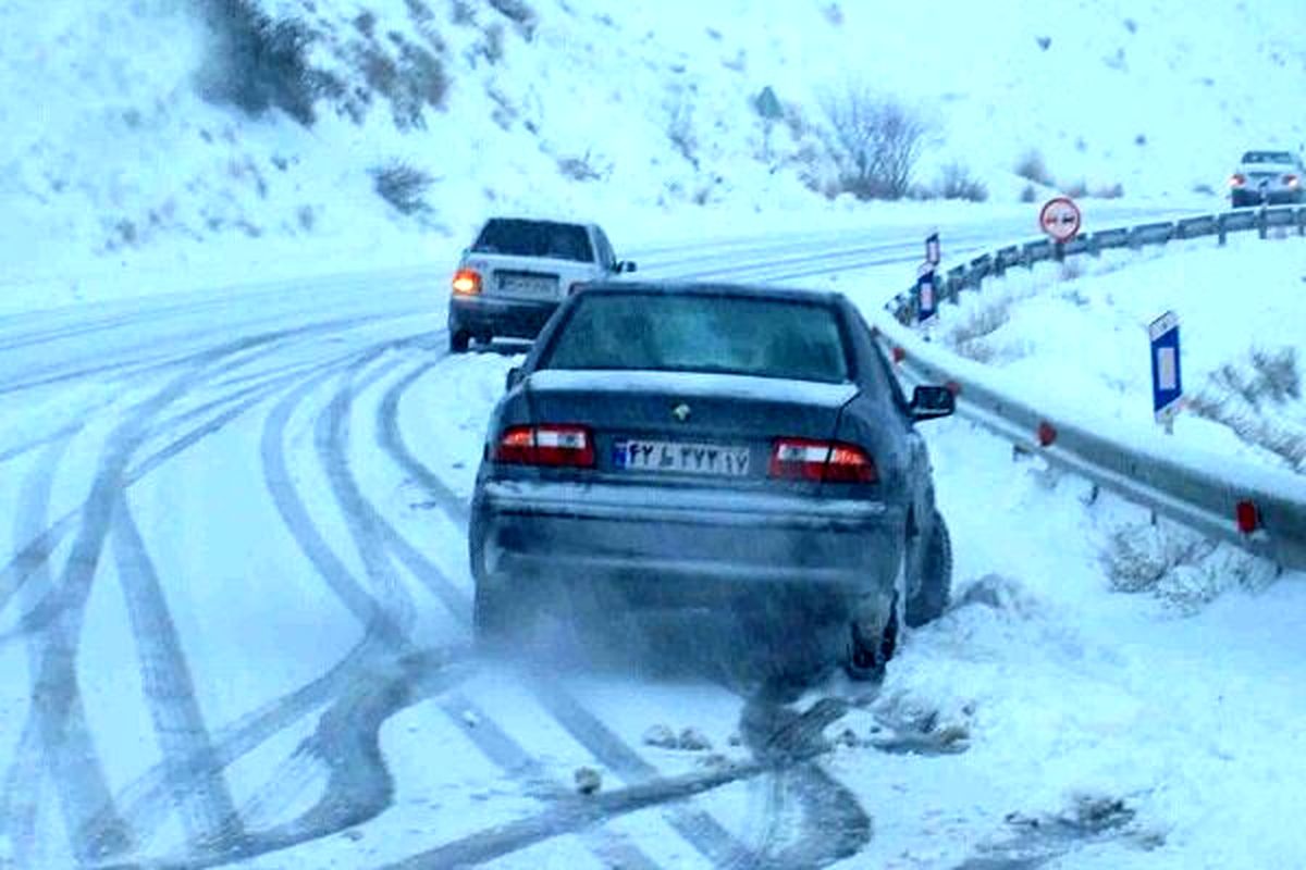 جادههای کشور برفی است