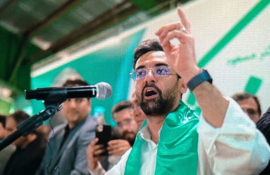آذری جهرمی با انتشار عکسی جنجالی: همان قدری که  4میلیون خانه ساختند و مرغ را 9 هزارتومانی کردند، وعده‌های الانشوم اعتبار داره!