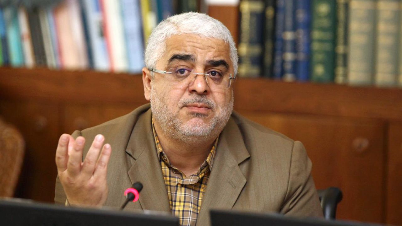 روحانی از شعارهایش فاصله گرفته است/  آزادی‌های سیاسی محقق نشد/ گشایش در حصر اتفاق نیفتاد