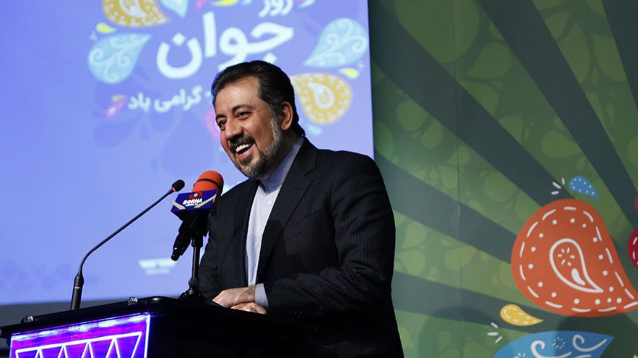 جوانان خودشان می‌توانند گلیمشان را از آب بیرون بکشند