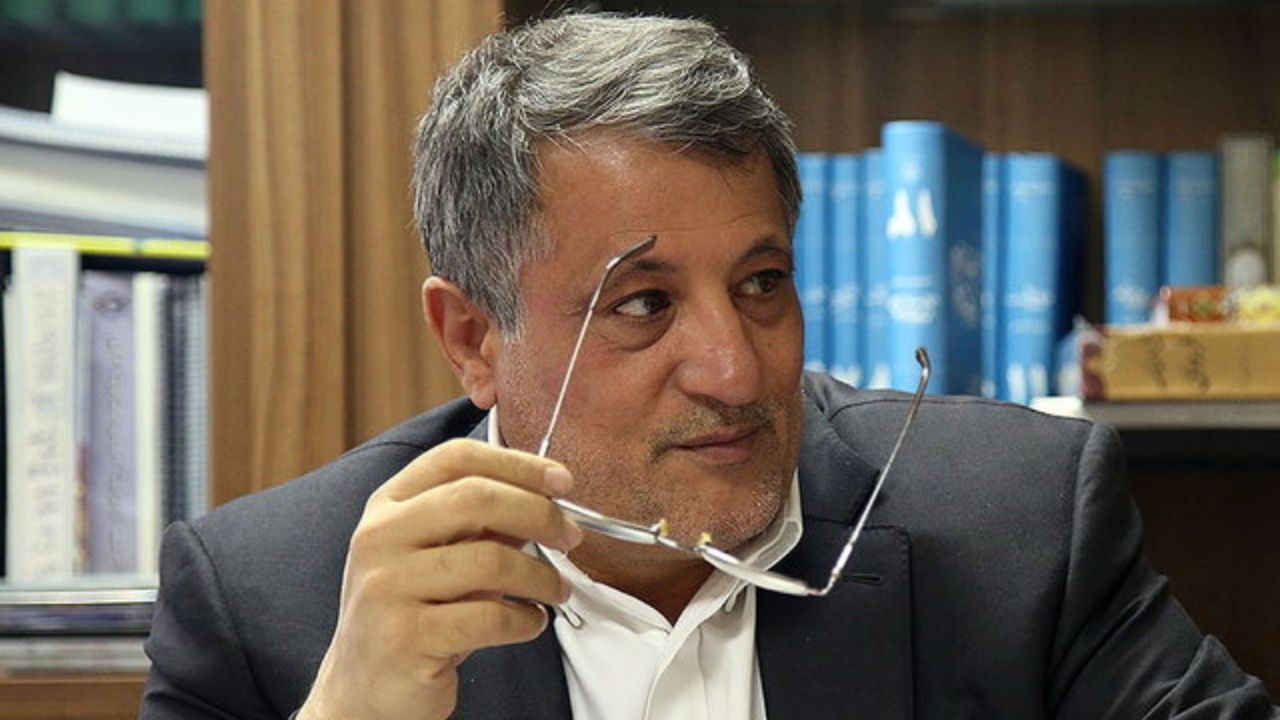 از پشت پرده‌ها خبر ندارم