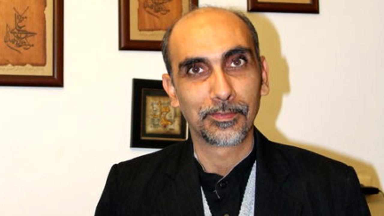 متهم کت‌وشلواری است اما پرونده را به دادگاه ویژه روحانیت فرستادند/ گفتند مطهری باید از لیست وکلای روحانی وکیل انتخاب کند/ قرار منع تعقیب یا کیفرخواست به دست ما نرسیده است