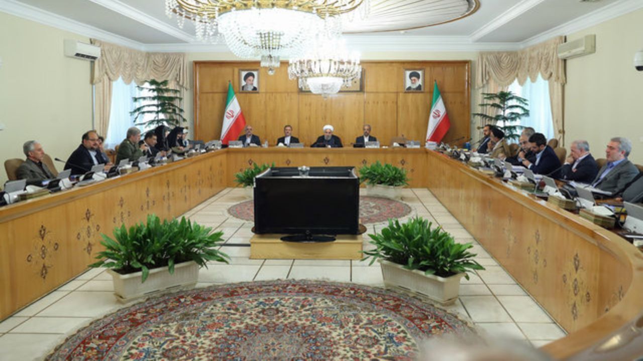 کسی نمی‌تواند ملت بزرگ ایران را به زانو درآورد/ زمان زیر سوال بردن یکدیگر نیست/ افکار عمومی جهان و حتی آمریکا با ما است