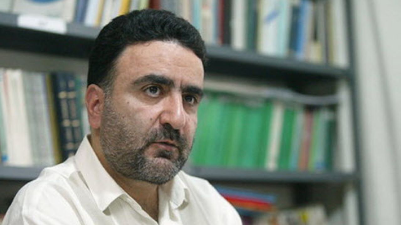 امیدوارم سیستم با هنرمندان آشتی کند/ مسئولان خود را رقیب هنرمندان می‌دانند/ امیدوارم روزی هنرمندانی که خارج از ایران هستند بازگردند