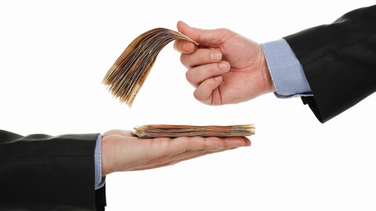 تعداد معاونت دستگاه‌ها را کم کردیم/ پرداخت حقوق به پست قائم مقام قانونی نیست