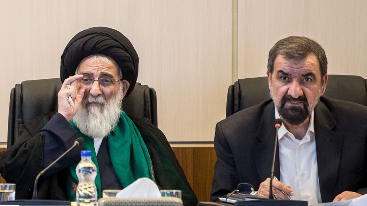 سران قوا  باز هم غایبان بزرگ صحن عمومی مجمع بودند/ چهره هاشمی‌شاهرودی مورد توجه عکاسان/ صحبت‌های درِ گوشی قالیباف با رحمانی‌فضلی