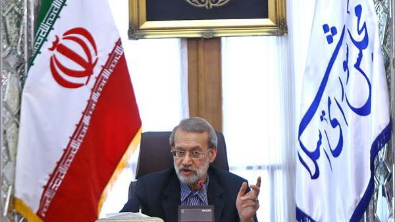 نگذارید بعضی ناشیانه در عرصه سیاست بتازند