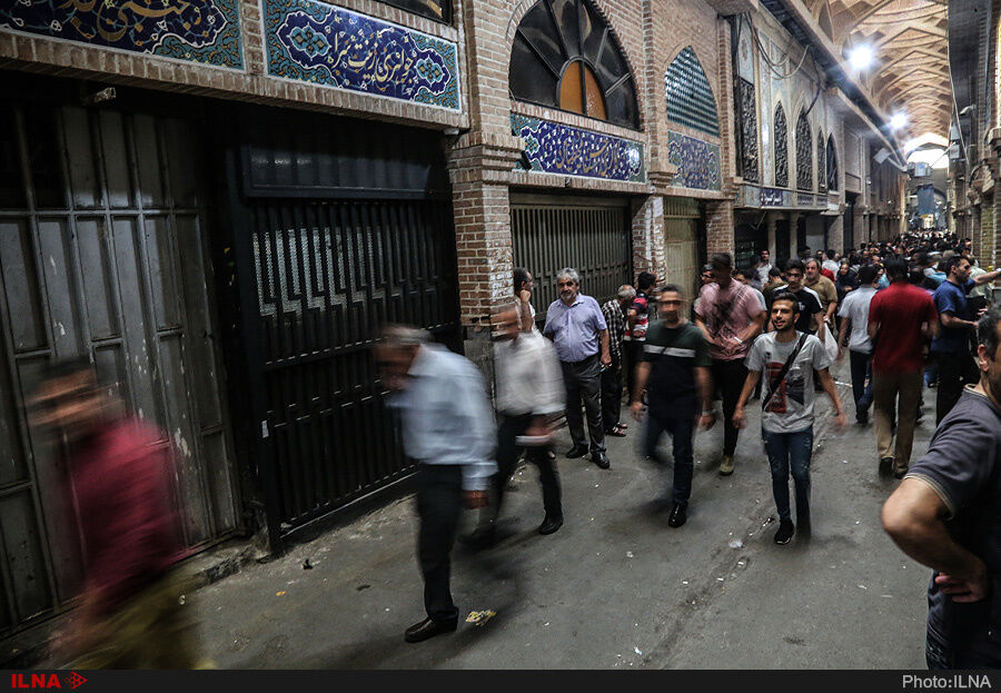 بازار تهران از قدیم در دست اصولگرایان است/ تندروها در ایران خواستار جایگزینی روحانی با یک دولت نظامی‌اند