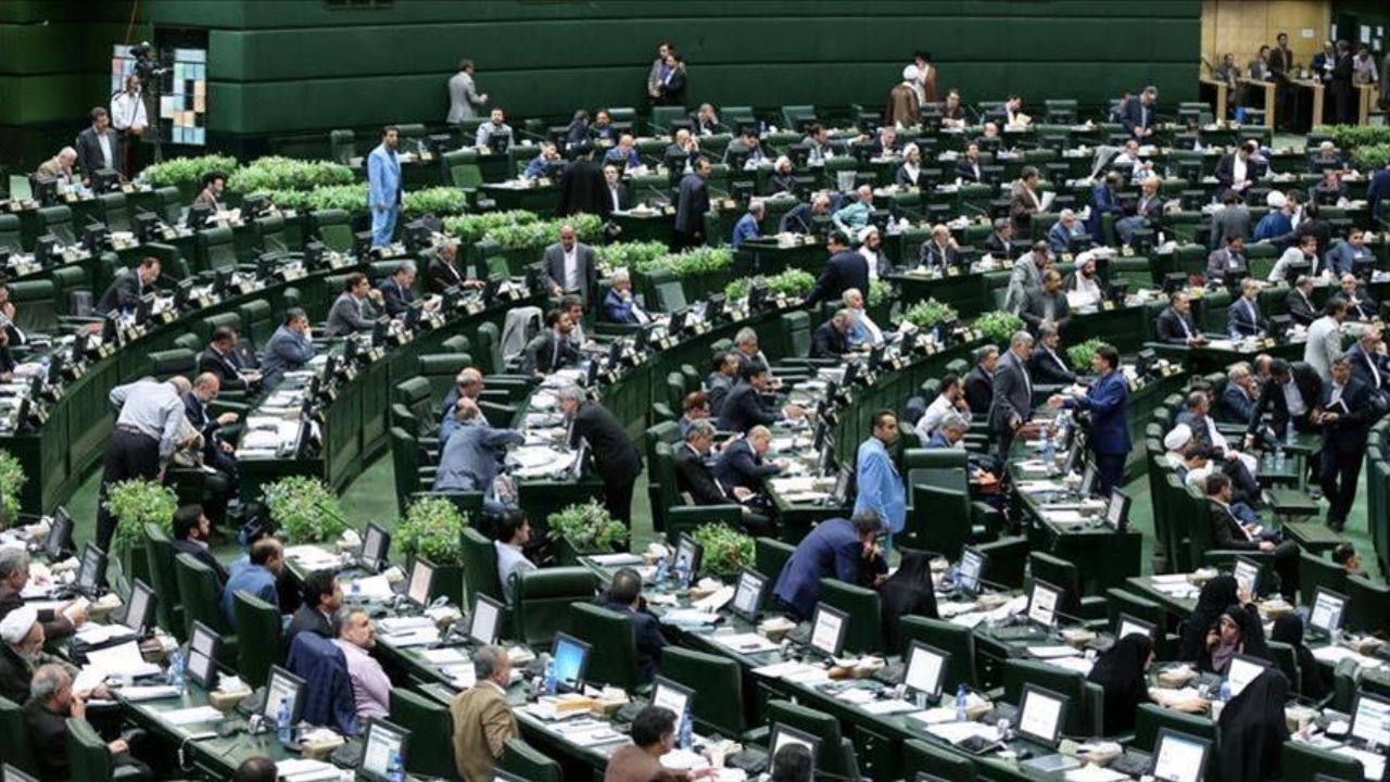 استیضاح وزیر اقتصاد و بررسی مشکلات ارزی
