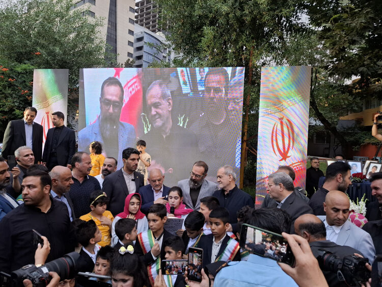 حضور دکتر پزشکیان در آیین گرامیداشت یاد شهدای خردسال تجاوز اسرائیل