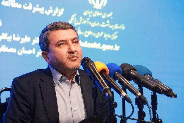 برای دُز سوم واکسیناسیون کرونا مراجعه کنید 
