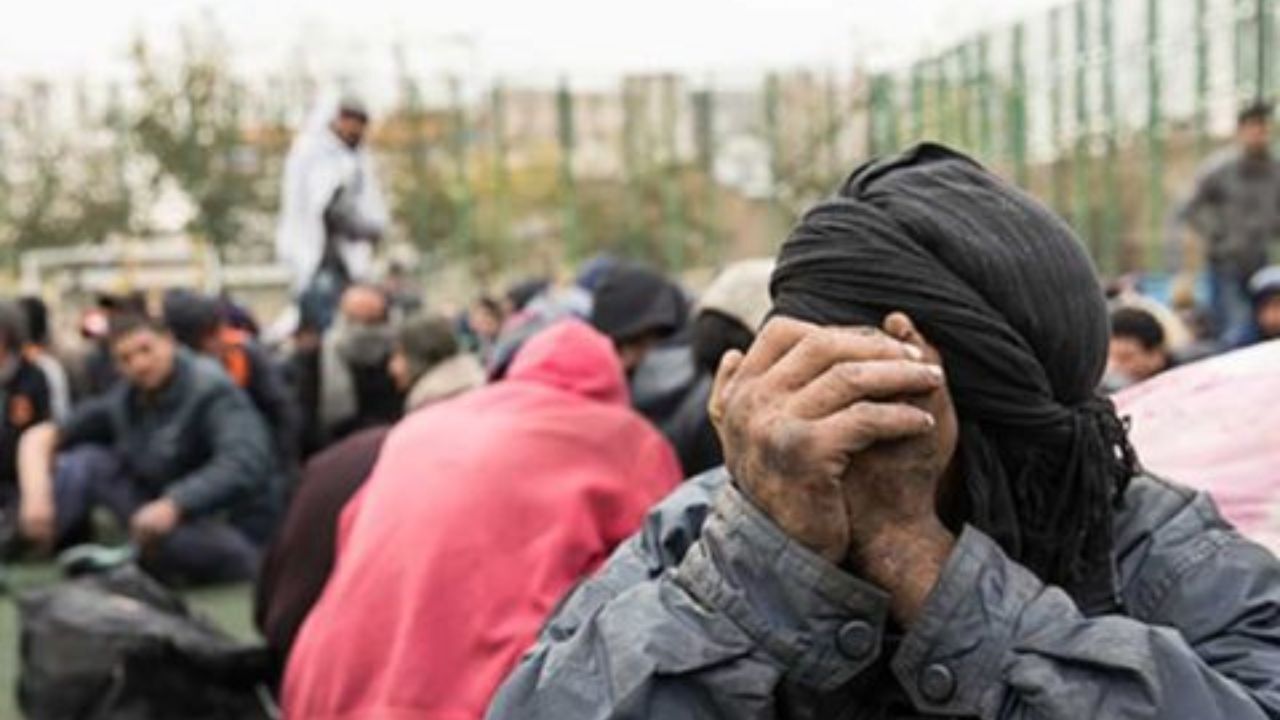 وجود معتادان متجاهر را به مرکز فوریت‌های پلیسی 110 اطلاع دهید