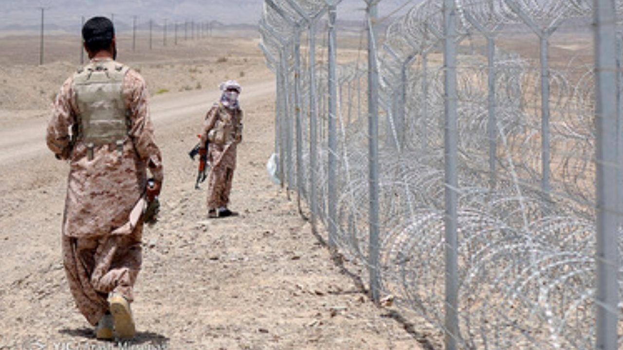 کشف تله‌ انفجاری، سلاح و مهمات توسط مرزبانان سراوان