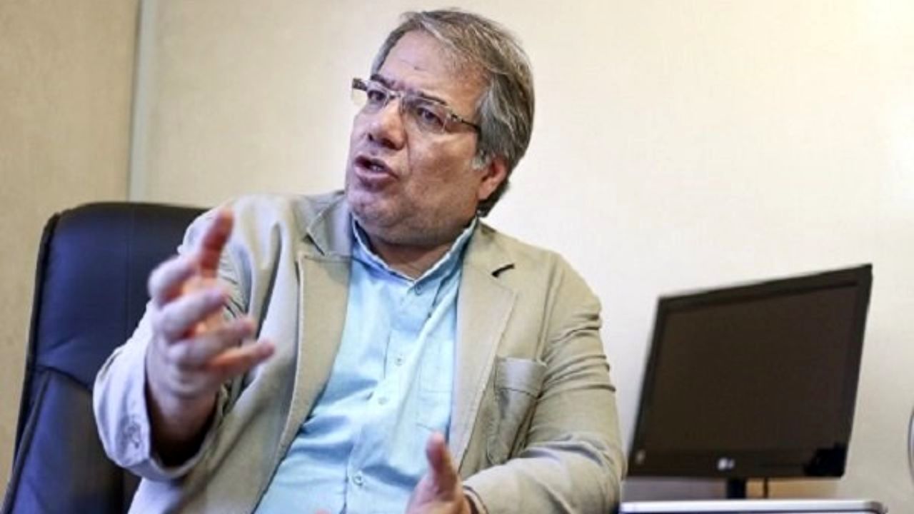 موضوعات اقتصادی برای مردم اولویت بیشتری دارد