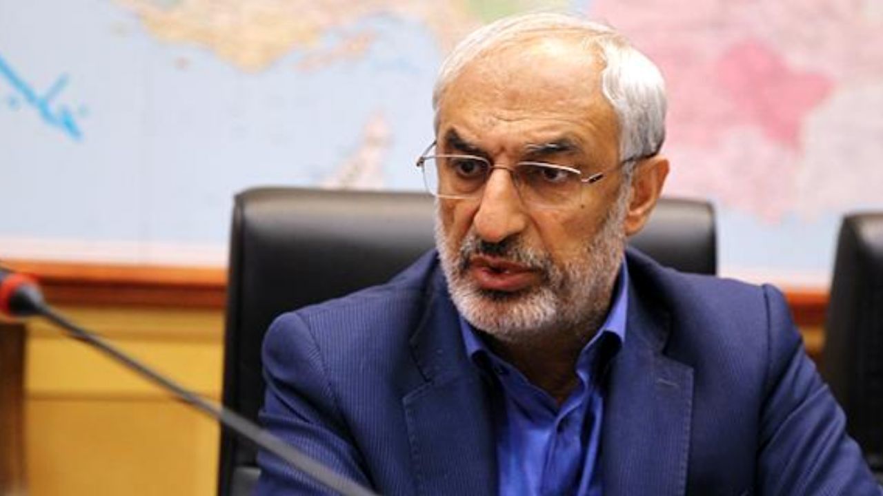 با عوامل اصلی قاچاق کالا و ارز مبارزه نمی‌کنیم/ برخورد با مغازه‌داران جزیی آن‌ها را مقابل نظام قرار می‌دهد