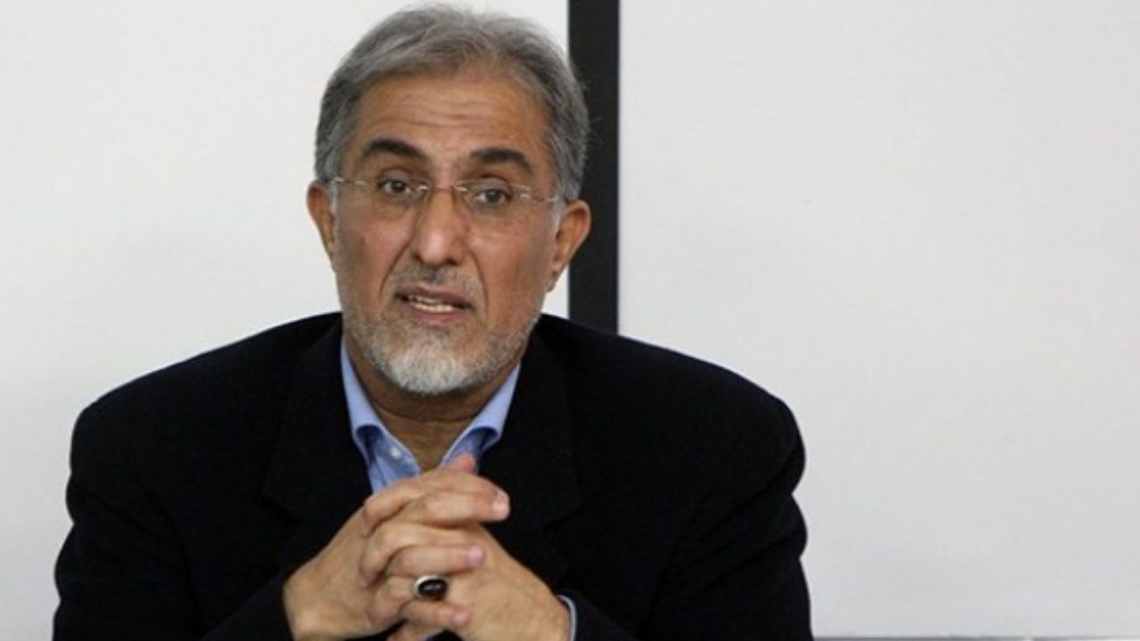 تصمیم‌گیران اصلی نظام 400 تا 500 نفر هستند که هیچ گاه عزل نمی‌شوند/ هدف از کودتای اقتصادی، براندازی سیاسی است/اعتماد مردم به جناح‌های مختلف خدشه‌دار شده است
