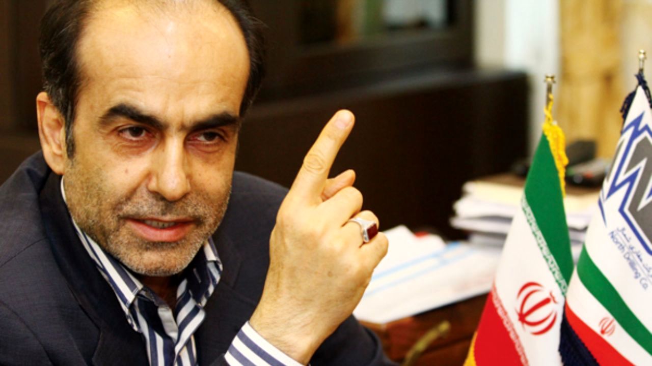 200 خانواده سرنوشت کشور را به گروگان گرفته‌اند/به چه دلیل برخی مسئولان که شعار مرگ بر آمریکا سر می‌دهند فرزندانشان در آمریکا به سر می‌برند؟