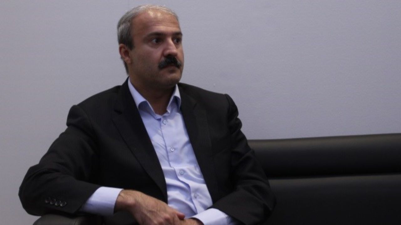 مشکلات اقتصادی کشور با تغییر مدیران اقتصادی حل نمی‌شود/ اولویت دولت باید حل مشکلات سیاست خارجی باشد/ تغییر وزرا برخوردی احساسی و غیرکارشناسانه است