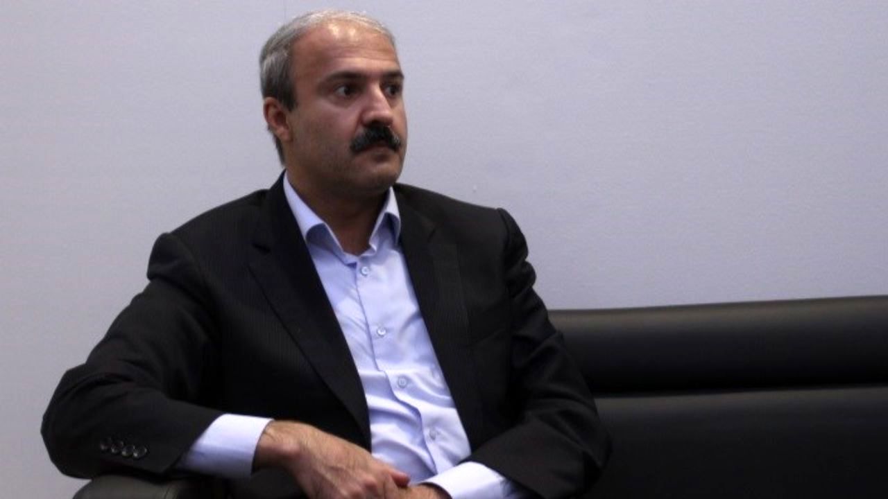 مشکلات اقتصادی کشور با تغییر مدیران اقتصادی حل نمی‌شود/ اولویت دولت باید حل مشکلات سیاست خارجی باشد/ تغییر وزرا برخوردی احساسی و غیرکارشناسانه است