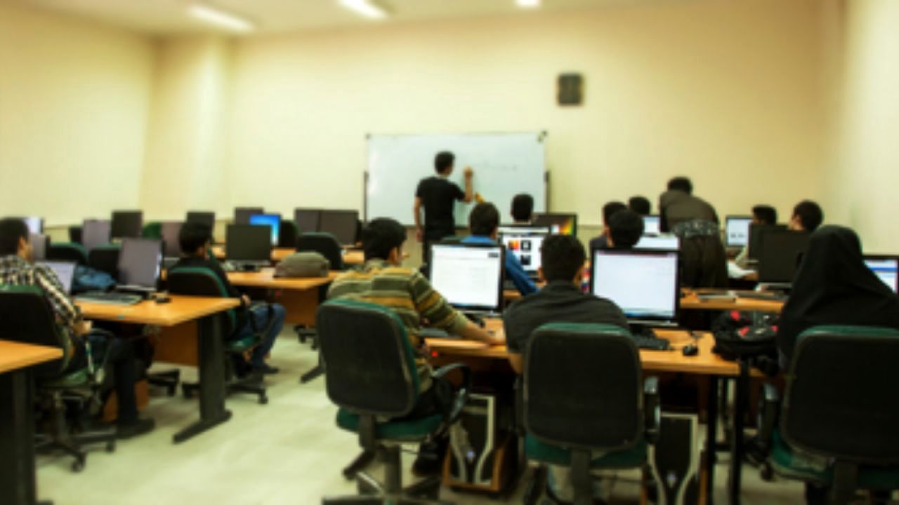 کشور فقط به لیسانس، ارشد و دکترا نیاز ندارد