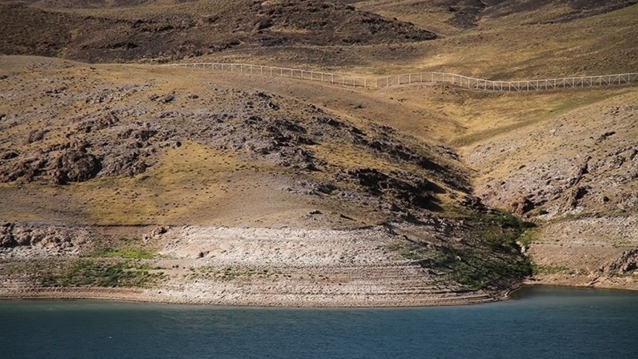 خطر بی آبی بیخ گوش زنجان/ آب سد تهم 14 درصد آب رفت