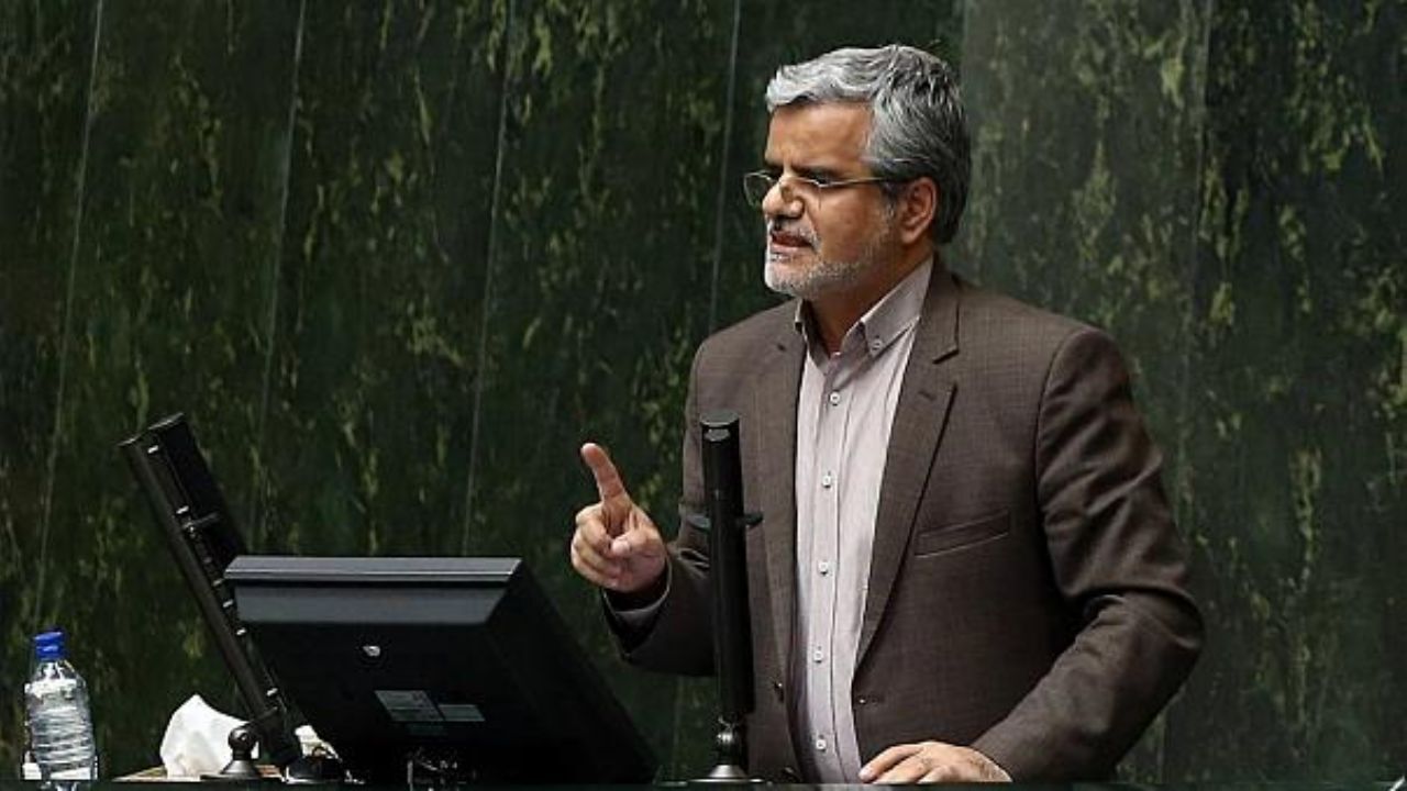 صادقی: آیا قاضی‌ای که مال مردم را به خوردش می‌دهید می‌تواند با فساد مبارزه کند؟/ وزیر اقتصاد: حساب‌های سپرده قوه قضاییه قانونی است