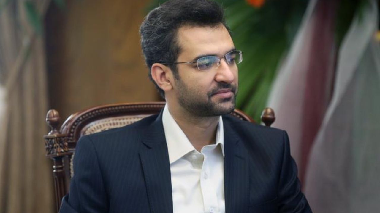 پارازیت ارتباطی به آنتن دهی موبایل ندارد / میزان تشعشعات امواج را به صورت آنلاین برای مردم به نمایش می‌گذاریم