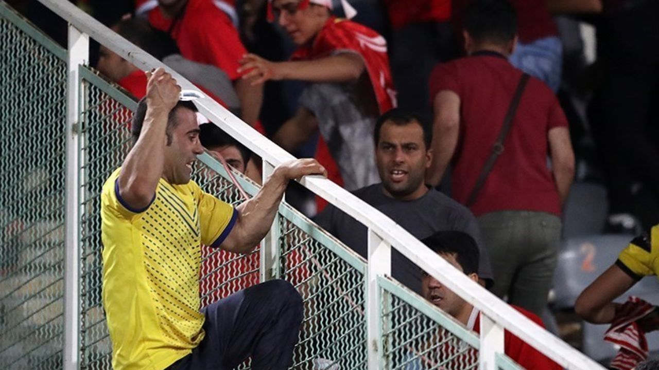 تماشاگر چاقوکش در بازی پرسپولیس - نفت چگونه دستگیر شد؟