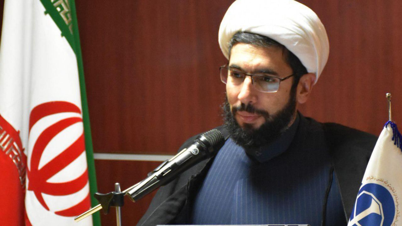 دانشجویان انقلابی جلوتر از اساتید نباشند/ دشمن به دنبال خلق جامعه‌ای ناامید است