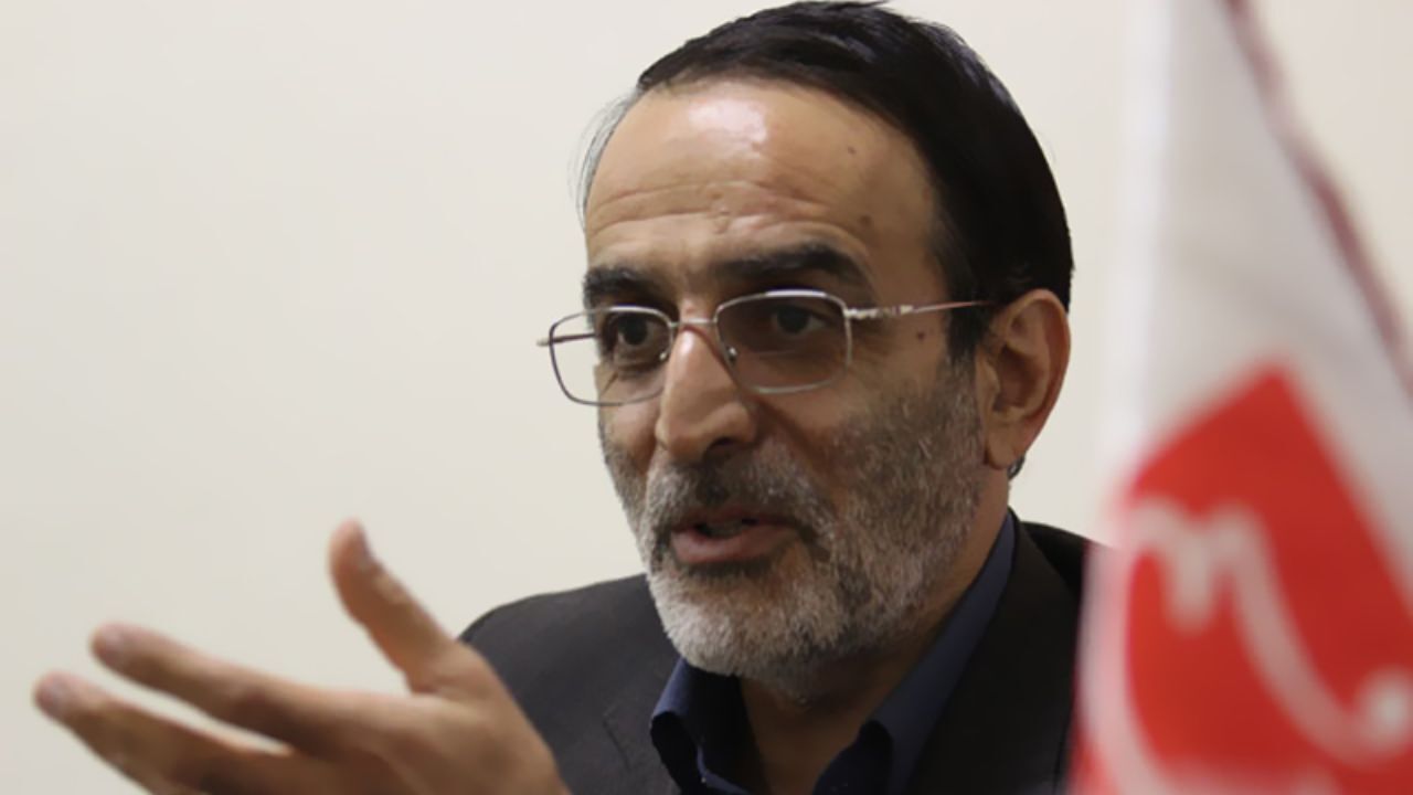 نطق حیدری و سلحشوری کپی‌برداری از متون اتاق فکر استکبار جهانی است/ متن نطق سلحشوری را خودش ننوشته بود