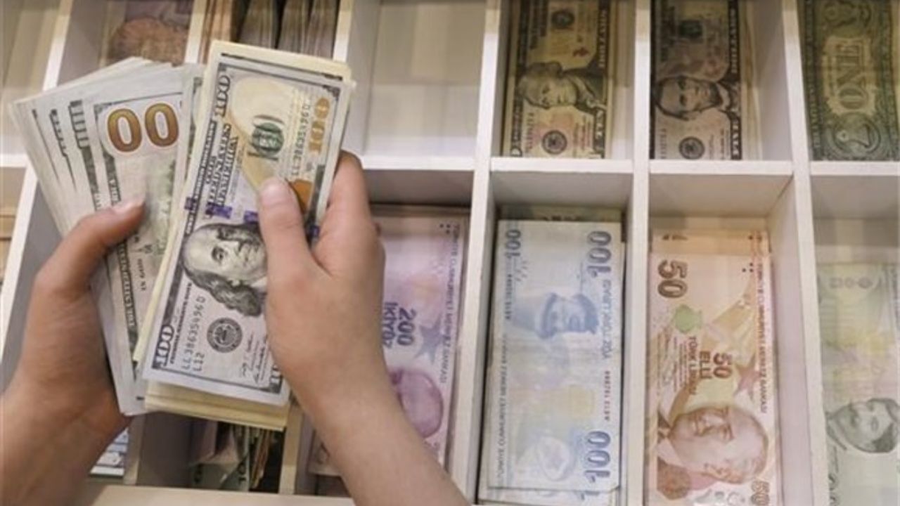 افزایش قیمت ارز و سکه ارتباطی با سوال از رئیس‌جمهور نداشت