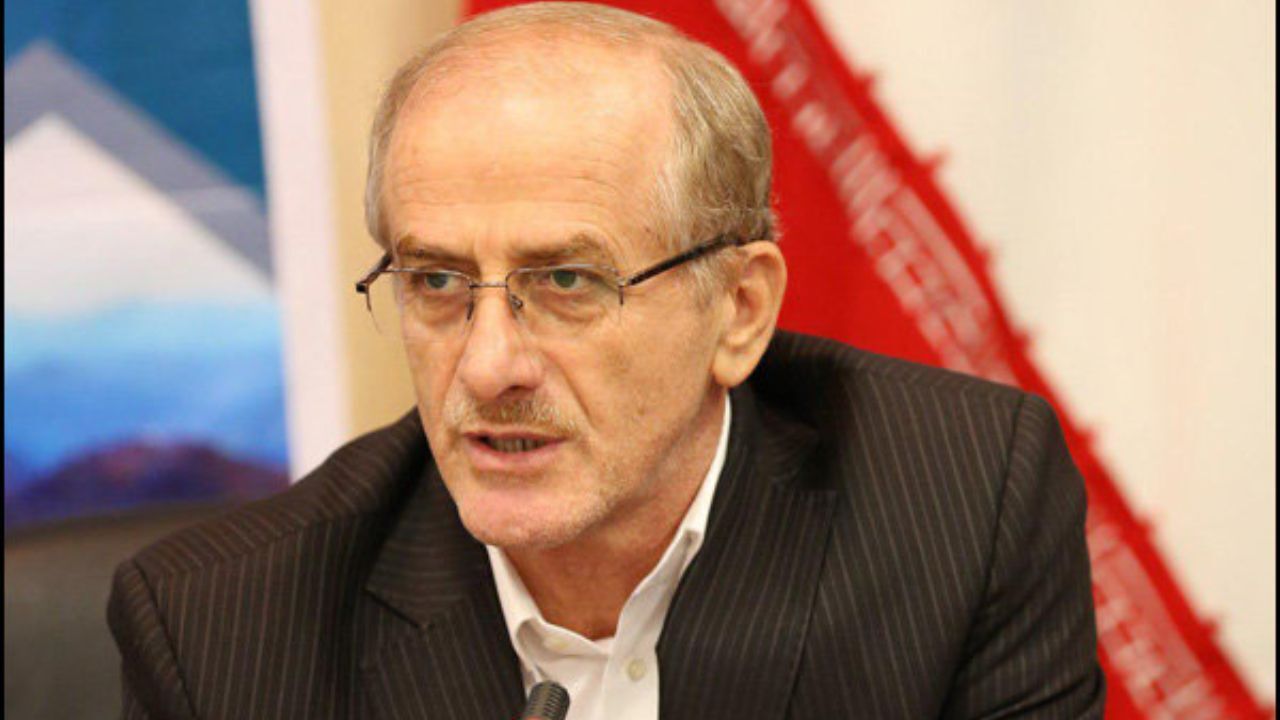 آغاز توزیع لاستیک در پایانه های بار بنادر شهید رجایی و امام خمینی