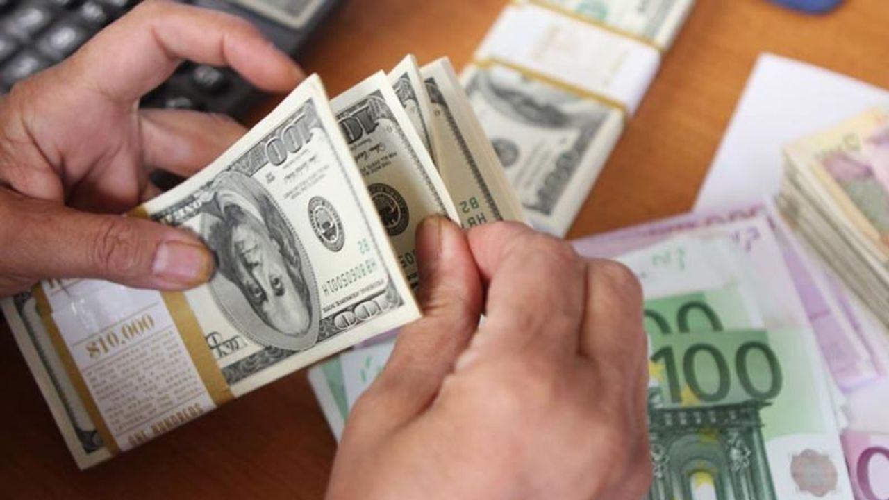 دلایل کاهش نرخ دلار از نگاه یک عضو کمیسیون برنامه و بودجه