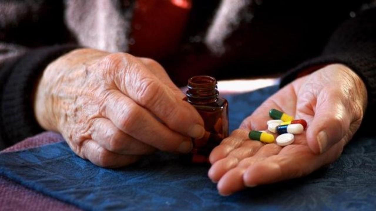 مصرف بیش از حد مُسَکن، عامل سردرد سالمندان