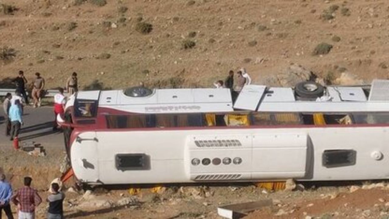 اتوبوس خبرنگاران 7 سال به نمایندگی مراجعه نکرده بود