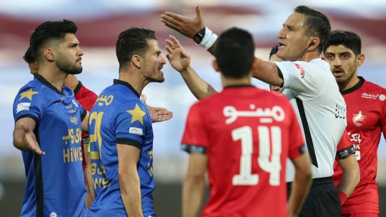 طاهری: پرسپولیس با فوتبال مدرن برنده می‌شود/ استقلال در فصل آماده‌سازی و یارگیری ضربه می‌خورد