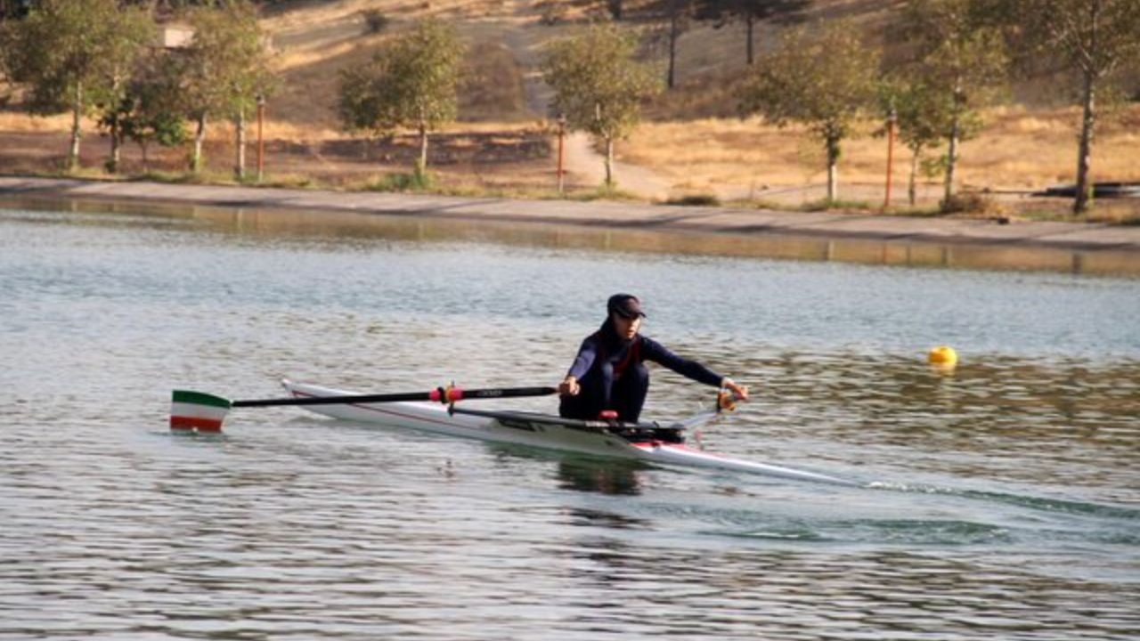 مشکلات تمرینی دختر المپیکی، از نرسیدن قایق جدید تا تمرین در پیست غیراستاندارد