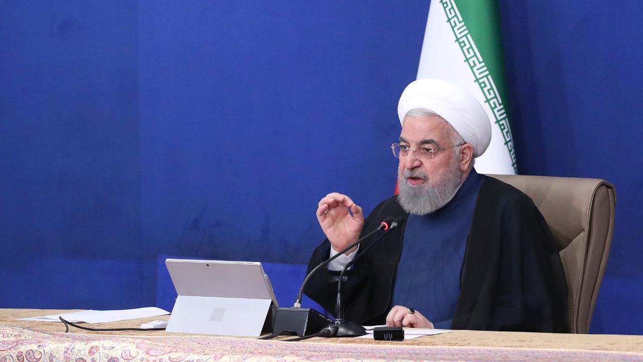 آماده واکسیناسیون روزانه 500 هزار نفر هستیم / ویروس هندی وارد عمق کشور شده / داستان قطع برق بیمارستان دروغ محض است / مشکل واکسن نداریم / برای قطع زنجیره کرونا 40 میلیون نفر باید واکسینه شوند/ همه تلاش‌مان را کردیم که کرونا در استان‌های جنوبی محبوس بمانند 