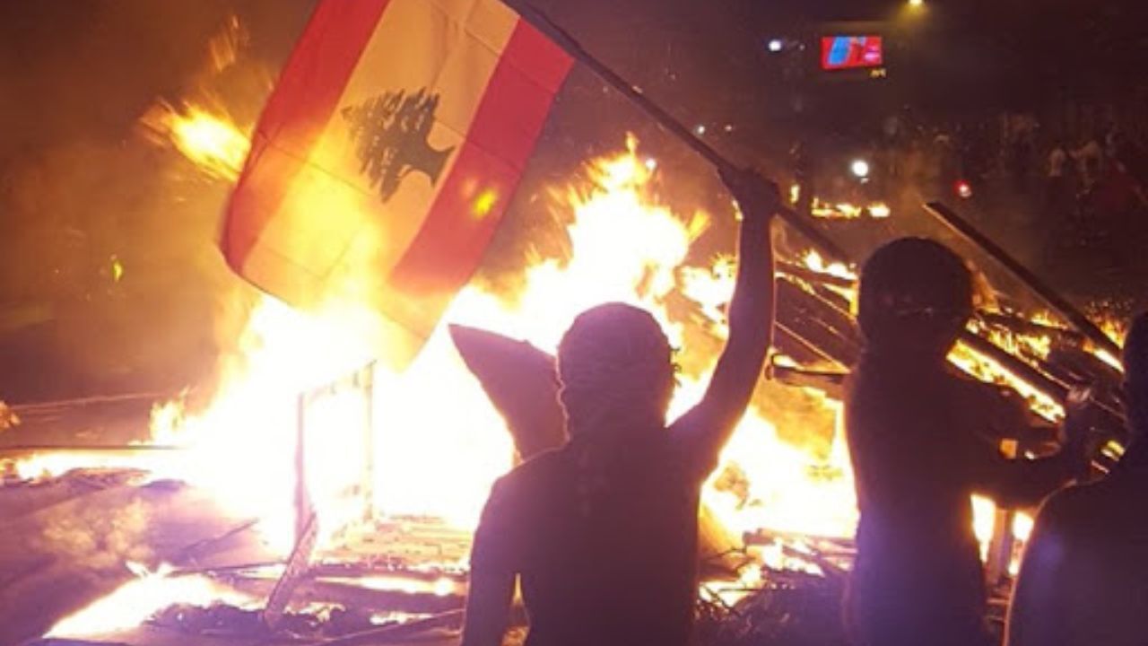 مشکل لبنان تعدد و افزایش پرونده‌های اختلاف برانگیز در این کشور است/ یکی از پیشنهادهای حزب‌الله برای حل مشکل سوخت واردات از ایران بود