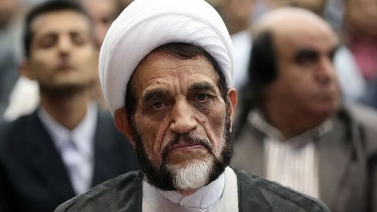 حجب و حیای خاتمی اجازه نمی‌دهد مانند احمدی‌نژاد باشد