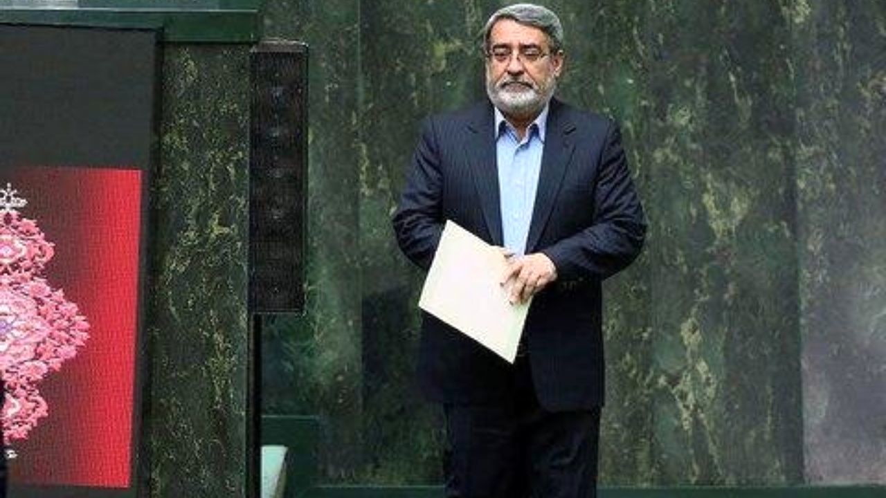 اصرار مجلس به توبیخ وزرای روحانی با کارت زردهای متعدد / رحمانی‌فضلی هم کارت زرد گرفت