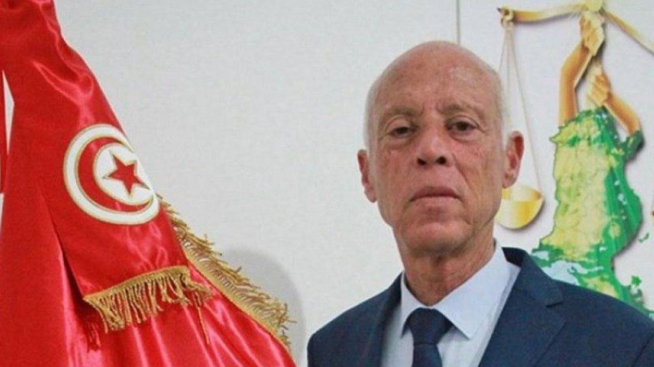 برخی می‌گویند دیکتاتور شده ام؛ این طور نیست؛ من متن قانون اساسی را تدریس کرده‌ام / اقداماتم کودتا نبود؛ برای حفظ شاکله حکومت ضروری بود