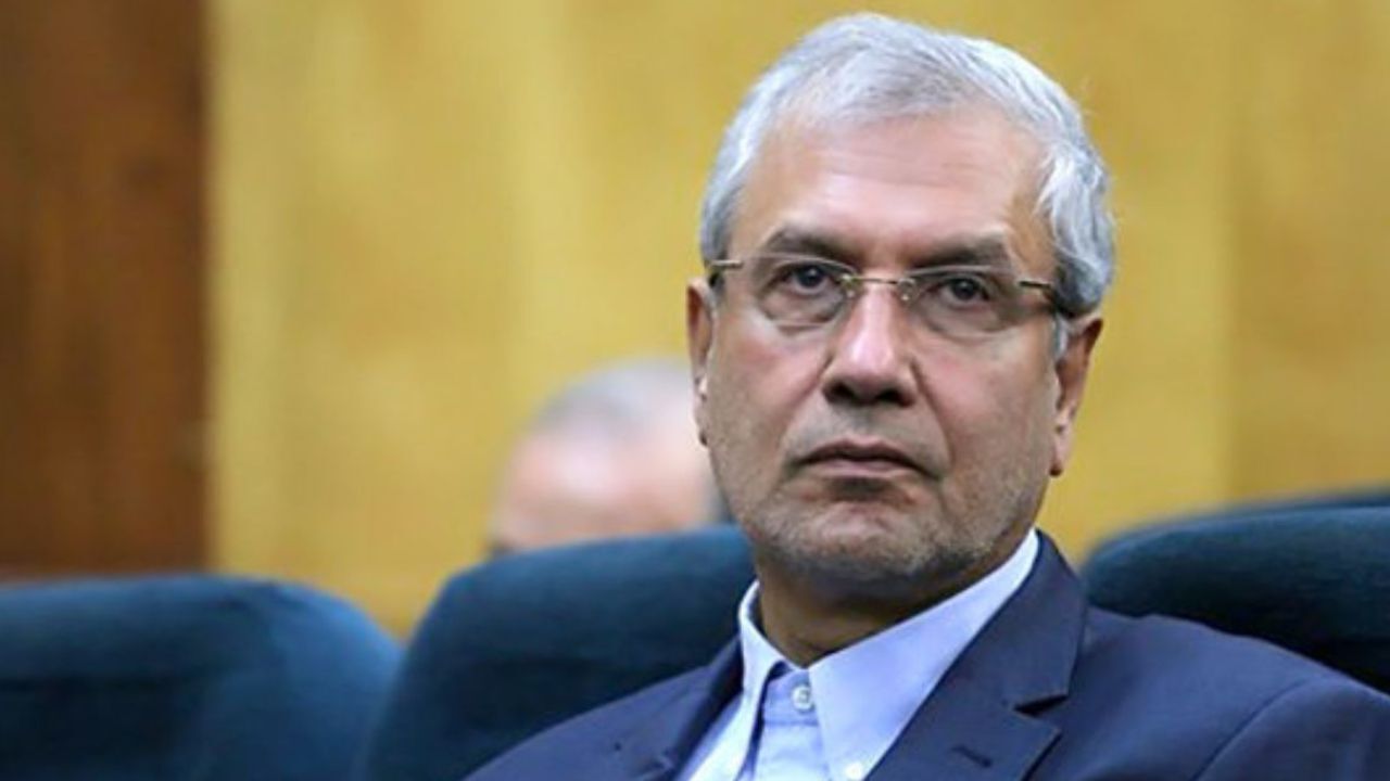 نمی‌شود از راه افراط و تفریط کشور را اداره کرد / تورم و کاهش ارزش پول ملی، نتیجه تحریم‌های بی‌سابقه و وحشتناک بود / مسیری که ما رفتیم‌، اشتباه نبود / از نظر صدا و سیما، ظاهرا هنوز هم تحریم واقعیت ندارد / صدا و سیما همچنان دولت یازدهم و دوازدهم را نقد کند 