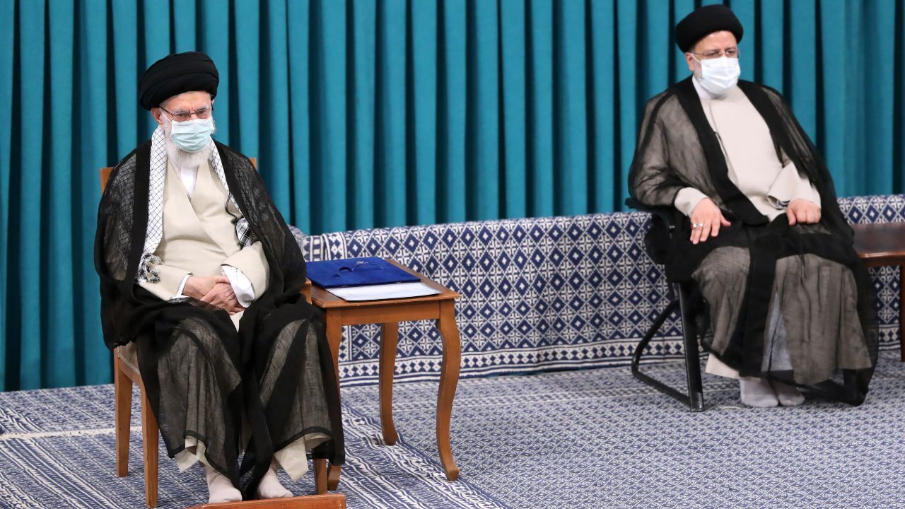رئیس‌جمهور و مجلس در تشکیل دولت سرعت به خرج دهند / جابجایی آرام دولت‌ها نشانه وجود عقلانیت و طمأنینه در کشور است / مردم با حضور در انتخابات پاسخ قاطعی به توطئه دشمنان دادند