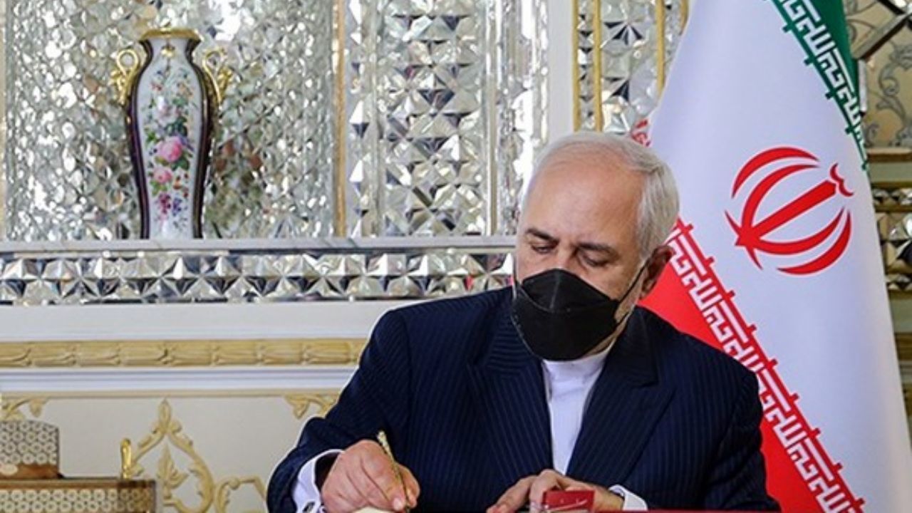 ظریف: روایتی قابل انتشار از مذاکراتی که منتهی به برجام شد را تقدیم ملت دلاور ایران کرده‌ایم