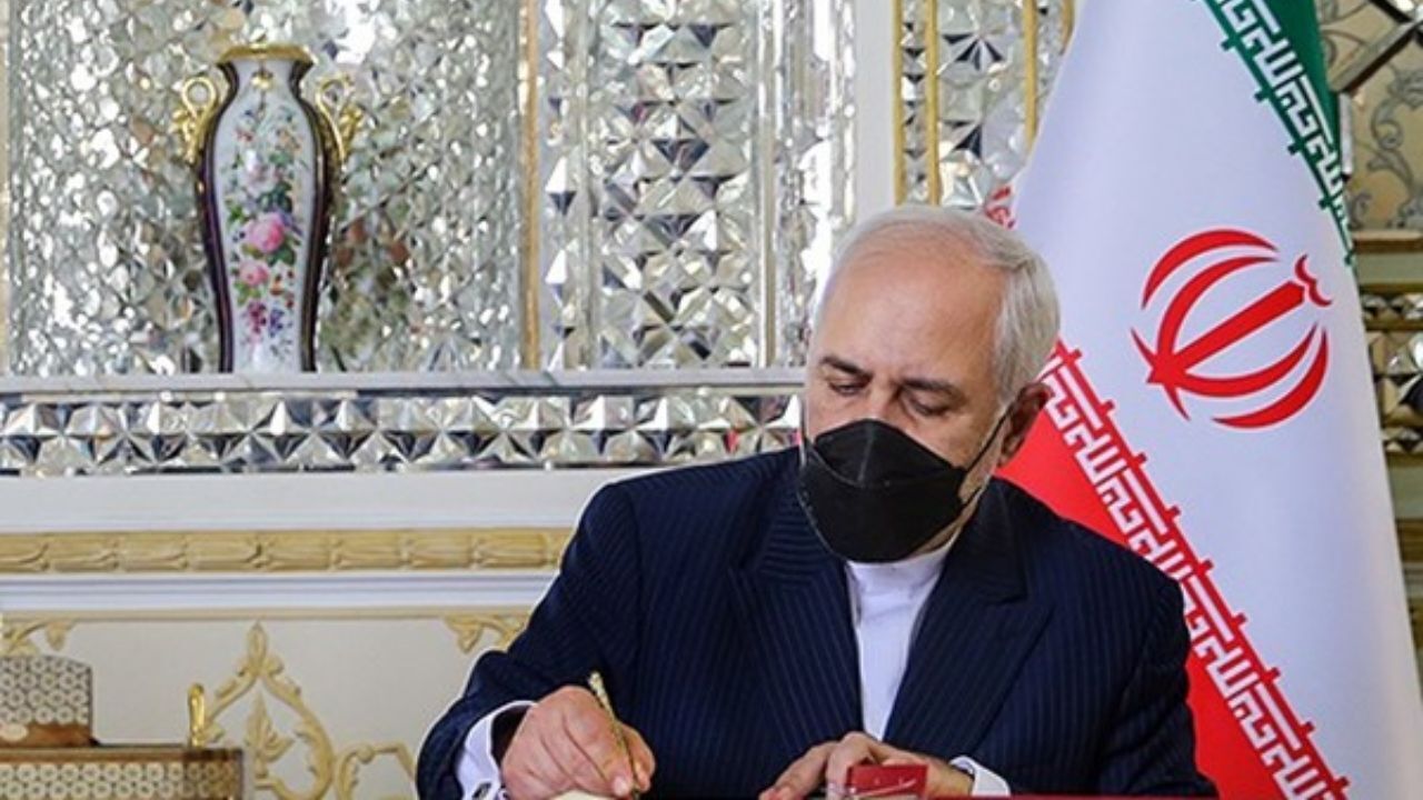 ظریف: روایتی قابل انتشار از مذاکراتی که منتهی به برجام شد را تقدیم ملت دلاور ایران کرده‌ایم