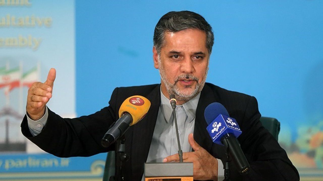 بعید می‌دانم که لاریجانی بخواهد در مجموعه اصلاح طلبان قرار بگیرد / به زودی شاهد جناح‌بندی‌های تازه‌ای از نیروهای سیاسی کشور خواهیم بود