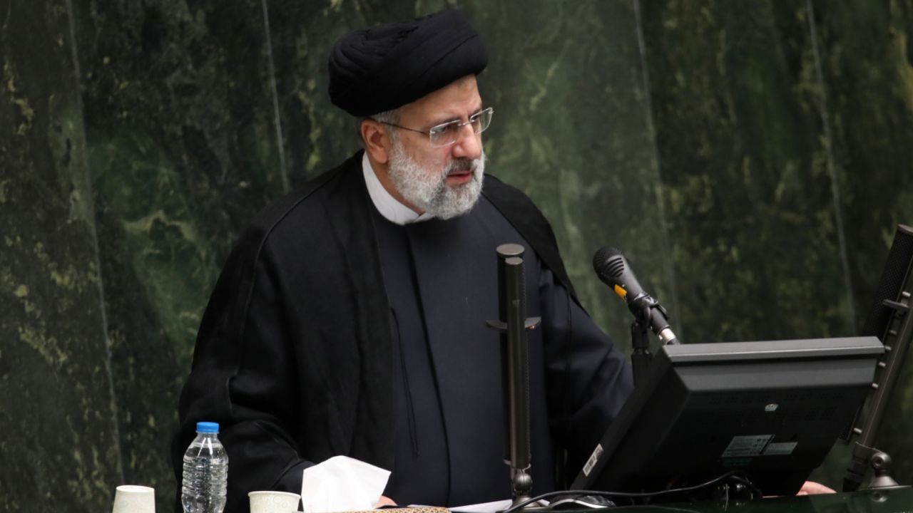 نسبت به برخی اتهامات علیه وزرای پیشنهادی که اعلام شد حساس شدم؛ با وزارت اطلاعات و اطلاعات سپاه تماس گرفتم / 3 روز وقت گذاشتند؛ نهایتا اعلام کردند نکته خاصی وجود ندارد