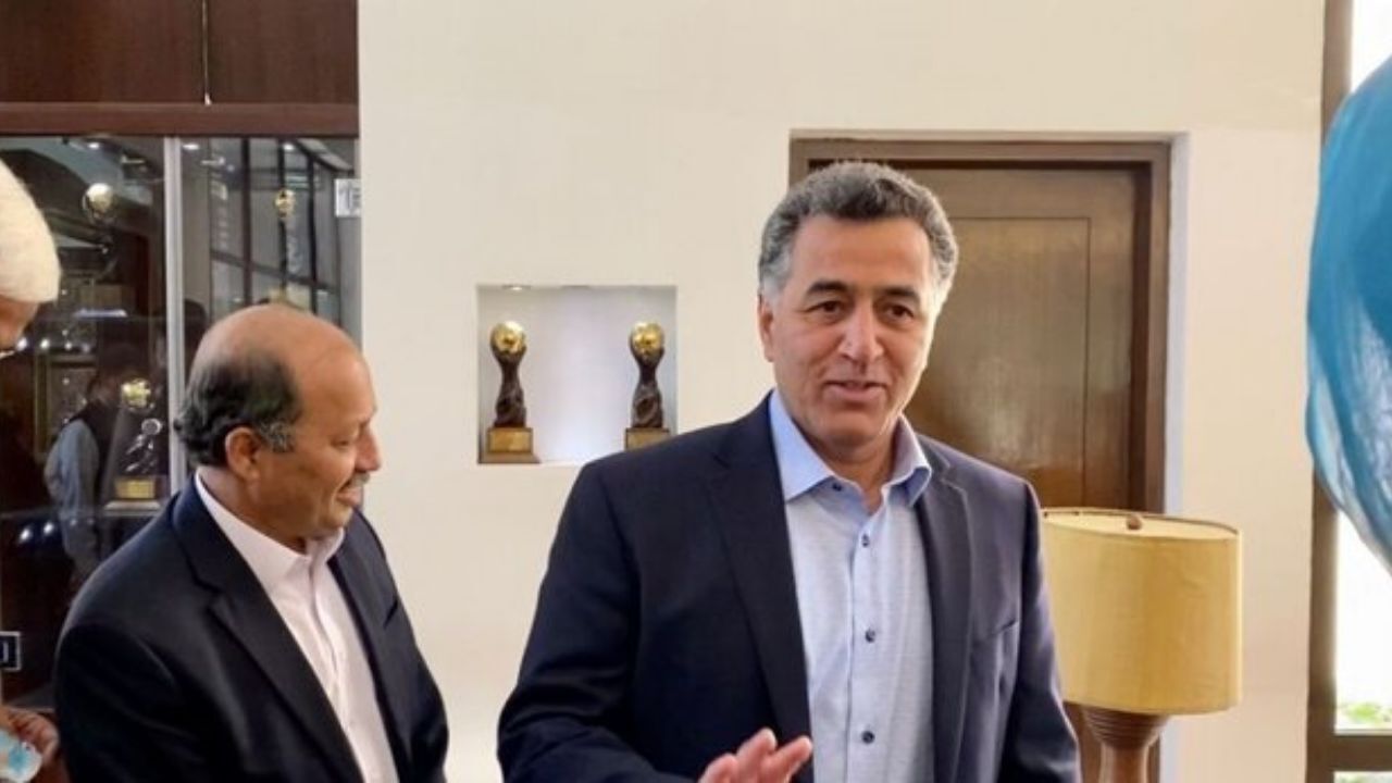 دیدار رئیس سازمان اطلاعات پاکستان با حکمتیار