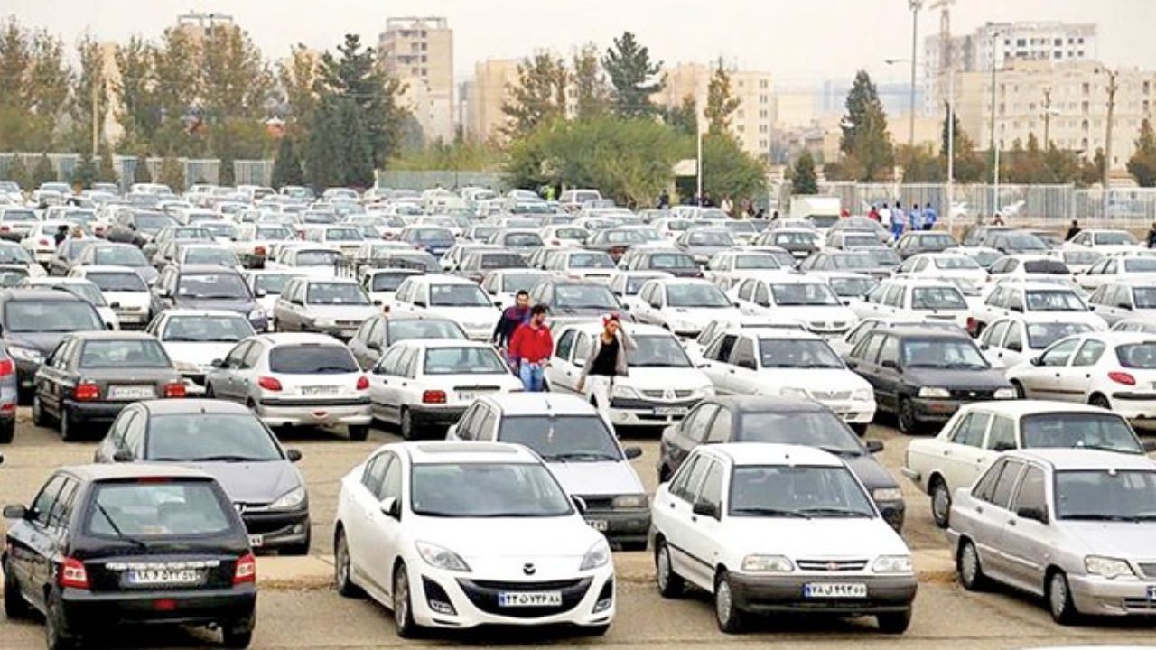 تا بازار ارز به ثبات نرسد، رکود در بازار خودرو ادامه دارد/ نوسان 1 تا 5 میلیونی قیمت‌ها